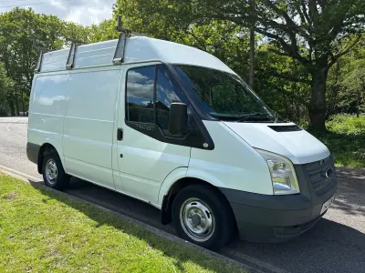 Usado Ford Transit 100 CV (73 kW) 2013 Blanco Van