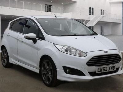 Used Ford Fiesta Zetec 2013 White Hatchback