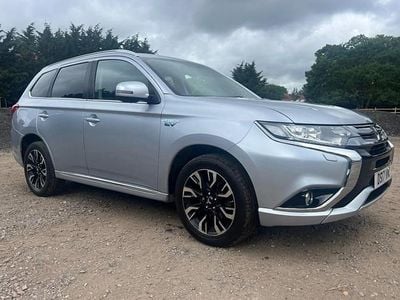 Used Mitsubishi Outlander P-HEV 200 HP (147 kW) 2017 Estate