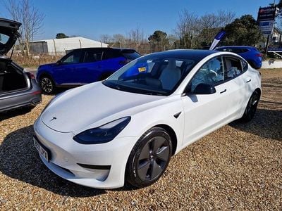 Used Tesla Model 3 Standard Range Plus 366 kW (498 HP) 2021 White with light leather trim Sedan