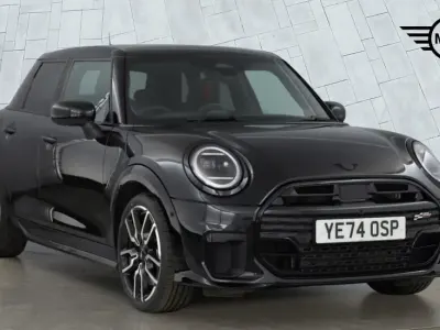 Usado Mini Cooper Hatch 154 HP (113 kW) 2024 Preto Citadino