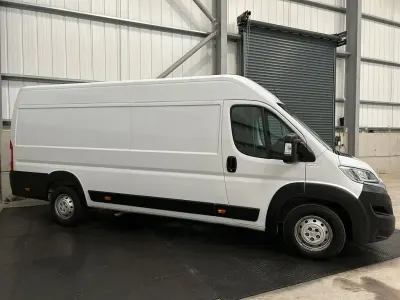 Used Citroën Relay 140 HP (102 kW) 2023 White Van