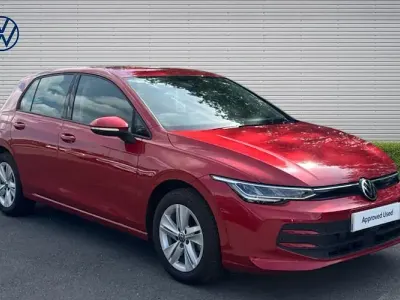 Used VW Golf VIII Life 116 HP (85 kW) 2025 Red Hatchback