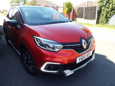 Used Renault Captur Dynamique 90 HP (66 kW) 2018 Red SUV