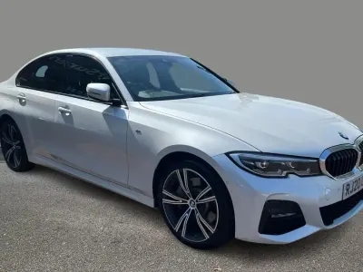 Begagnad BMW 330e M Sport 292 HK (214 kW) 2020 Vit Sedan
