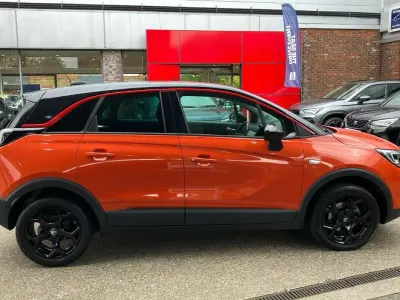 Begagnad Vauxhall Crossland GS Line 110 HK (80 kW) 2022 Orange SUV