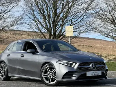 Begagnad Mercedes A200 AMG line 163 HK (119 kW) 2019 Grå Halvkombi