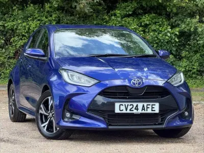 Used Toyota Yaris Design 116 HP (85 kW) 2024 Blue Hatchback