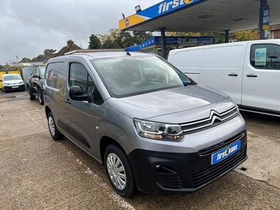 Used Citroën Berlingo 100 HP (73 kW) 2022 Grey MPV