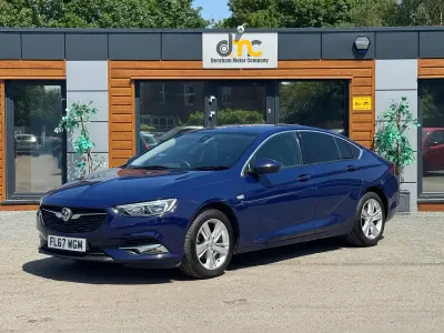 Used Vauxhall Insignia SRi 110 HP (80 kW) 2017 Blue Hatchback