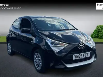 Used Toyota Aygo X-play 72 HP (52 kW) 2019 Black Hatchback