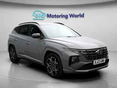 Begagnad Hyundai Tucson N Line 2023 Grå SUV