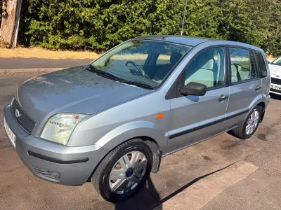 Used Ford Fusion 2005 Silver Hatchback