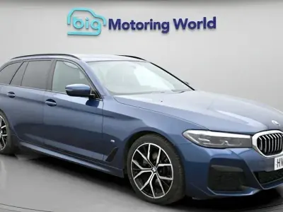 Begagnad BMW 520 M Sport 190 HK (139 kW) 2023 Blå Kombi