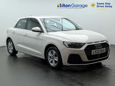 Usado Audi A1 Sportback Design 95 HP (69 kW) 2022 Branco Citadino