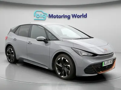 Begagnad Cupra Born e-Boost 169 kW (231 HK) 2025 Grå Halvkombi