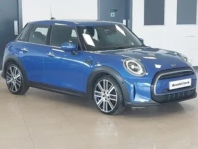 Używany Mini Cooper Exclusive 136 KM (100 kW) 2022 Niebieski Hatchback