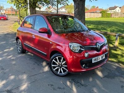 Used Renault Twingo Dynamique 70 HP (51 kW) 2015 Red Hatchback