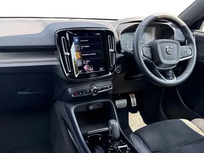 Used Volvo XC40 R-Design 161 HP (118 kW) 2022 Black SUV