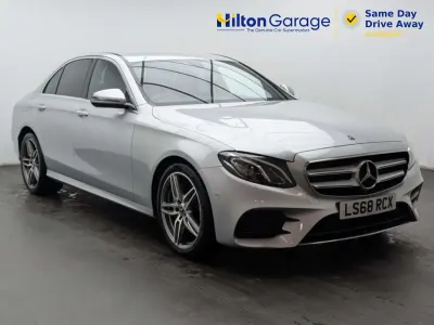 Usado Mercedes E220 AMG line 194 HP (142 kW) 2018 Prateado Sedan