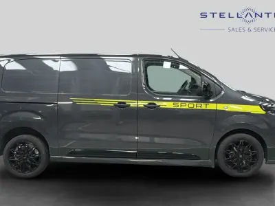 Used Peugeot Expert Sport 175 HP (128 kW) 2025 Grey Van