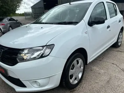 Used Dacia Sandero Ambiance 75 HP (55 kW) 2013 White Hatchback
