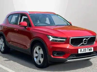 Usado Volvo XC40 Momentum 188 HP (138 kW) 2019 Vermelho SUV