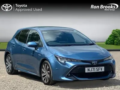Used Toyota Corolla Design 122 HP (89 kW) 2021 Blue Hatchback