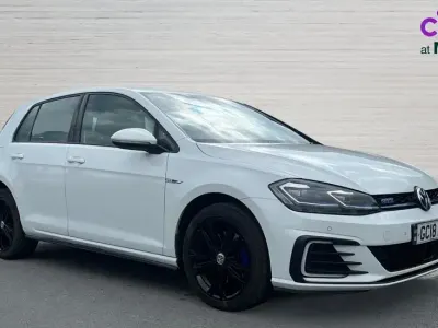 Begagnad VW Golf VII GTE 204 HK (150 kW) 2018 Vit