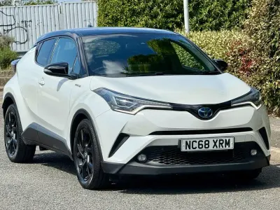 Used Toyota C-HR 122 HP (89 kW) 2019 White SUV