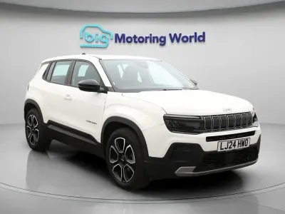 Begagnad Jeep Avenger Altitude 100 HK (73 kW) 2024 Vit SUV
