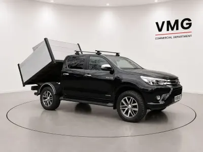 Käytetty Toyota HiLux 150 HP (110 kW) 2018 Musta Nouto