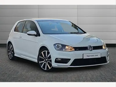 Used VW Golf VII R-line Edition 150 HP (110 kW) 2016 White Hatchback