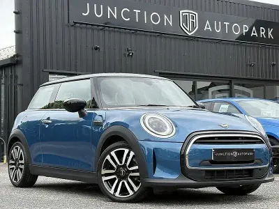 Used Mini Cooper Exclusive 2022 Island blue Hatchback