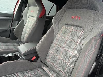 Used VW Golf VIII GTI 265 HP (194 kW) 2025 Red Hatchback