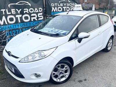 Used Ford Fiesta Zetec 96 HP (70 kW) 2012 White Hatchback