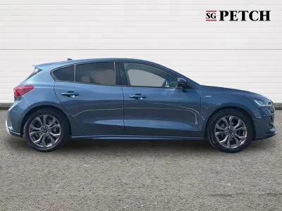 Used Ford Focus ST-Line 153 HP (112 kW) 2023 Blue Hatchback