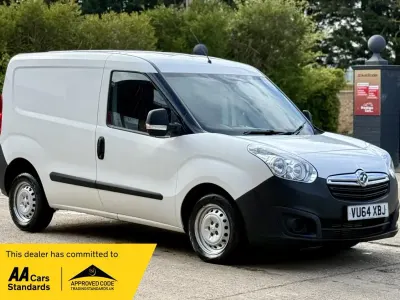 Used Vauxhall Combo S 105 HP (77 kW) 2015 White MPV