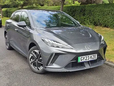 Usado MG MG4 EV Trophy 2023 Cinzento Citadino