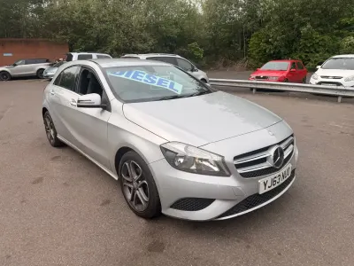 Begagnad Mercedes A180 2013 Silver Halvkombi