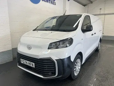 Used Toyota Proace 145 HP (106 kW) 2024 White MPV