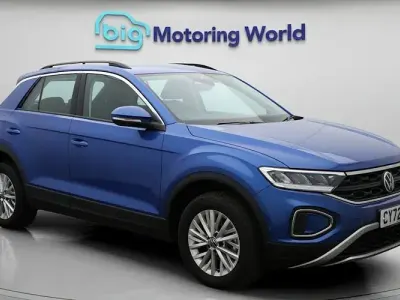 Używany VW T-Roc S 150 KM (110 kW) 2023 Niebieski SUV