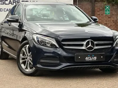 Usado Mercedes C200 2015 Azul Sedan