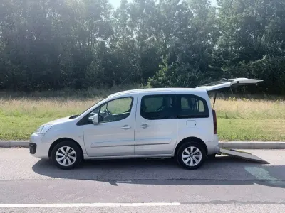 Used Citroën Berlingo Feel 100 HP (73 kW) 2019 Silver MPV