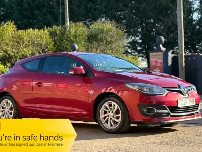 Begagnad Renault Mégane Coupé Dynamique 110 HK (80 kW) 2014 Röd Sportkupé