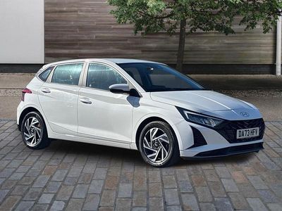 Used Hyundai i20 Advanced 100 HP (73 kW) 2023 White Hatchback