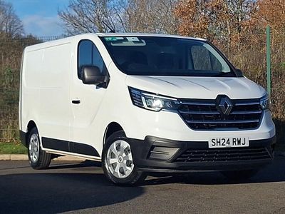 White Used 2024 Renault Trafic MPV | £18,498 (Fair price)