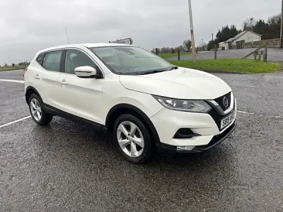 Used Nissan Qashqai Acenta Premium 115 HP (84 kW) 2019 White SUV