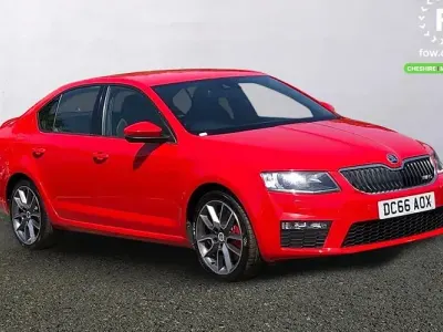 Usado Skoda Octavia vRS 220 HP (161 kW) 2016 Vermelho Citadino