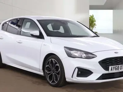 Używany Ford Focus ST-Line X 125 KM (91 kW) 2018 Biały Hatchback